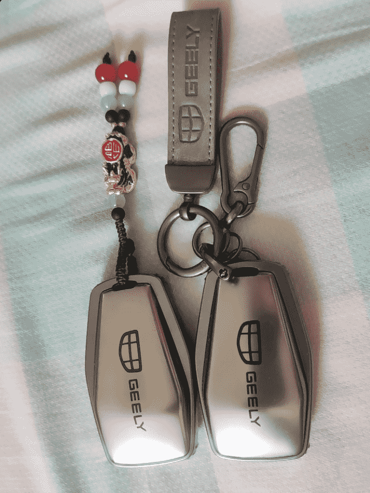 Xevaban.com ở 214 Giải Ph&oacute;ng l&agrave; đơn vị chuy&ecirc;n cung cấp phụ kiện oto, đồ chơi oto, phụ kiện geely coolray, đồ chơi geely coolray,&nbsp;xevaban, 214 giải ph&oacute;ng, vỏ ch&igrave;a kho&aacute; geely coolray, bọc ch&igrave;a kho&aacute; geely coolray, ốp ch&igrave;a kho&aacute; geely coolray.